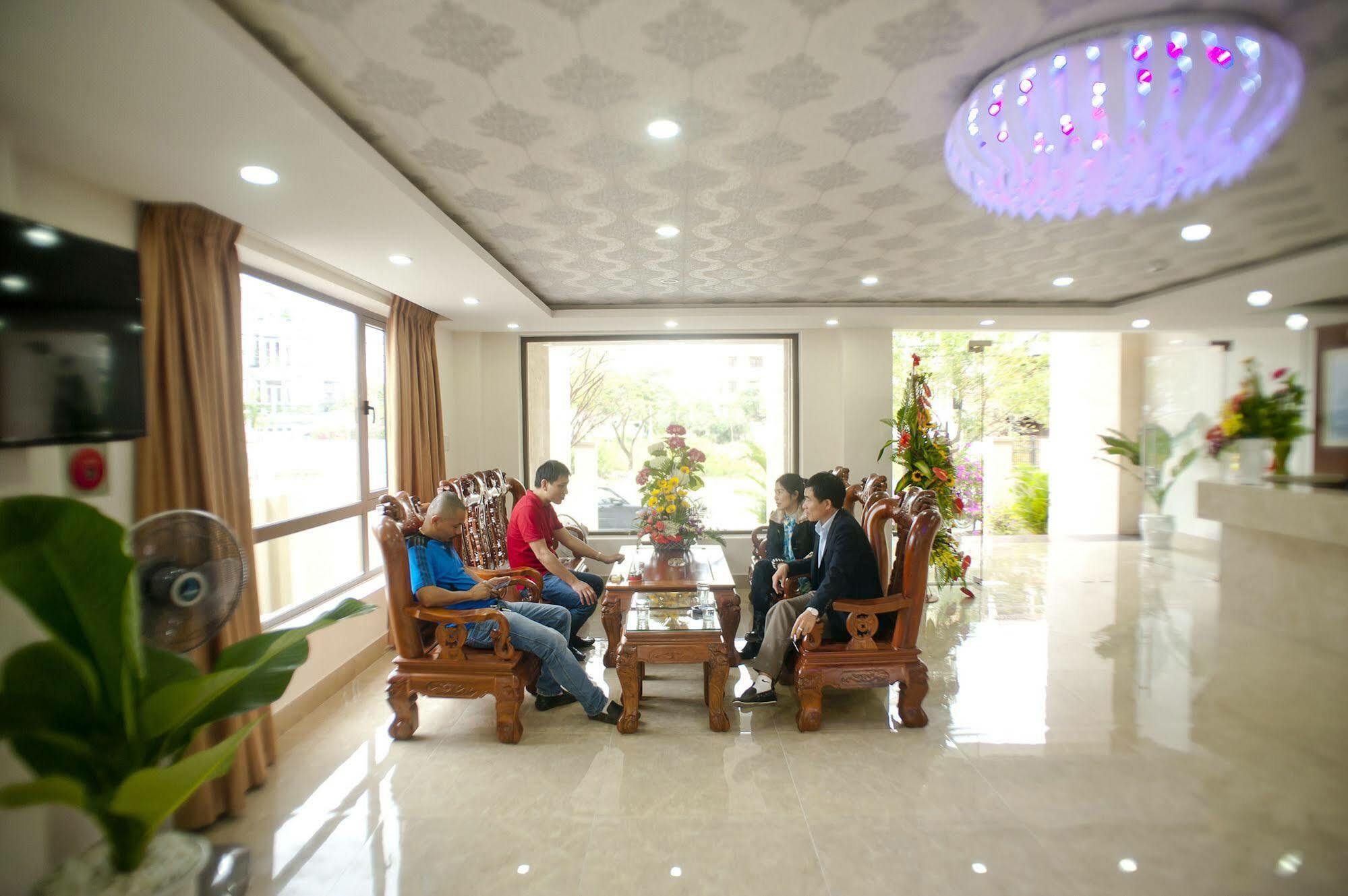 Oyo 236 Hoa Mai Boutique Hotel Da Nang Esterno foto